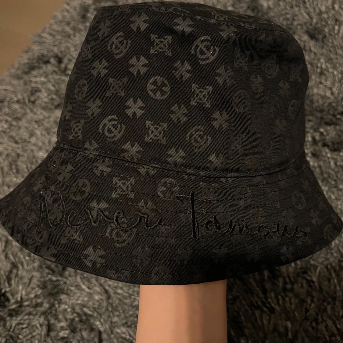 NY Svart mönstrad denim bucket hat - 1