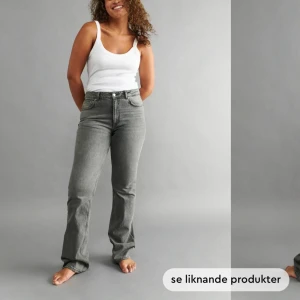 Full length flare jeans. Orginal pris=500kr - Jätte fina byxor bara använt ett fåtal gånger💕