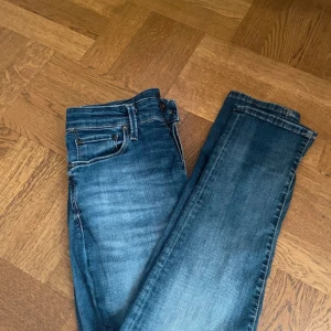 Jack&Jones jeans - Stilrena och i nytt skick. Slim/Glenn modell och i storlek 30:32! 