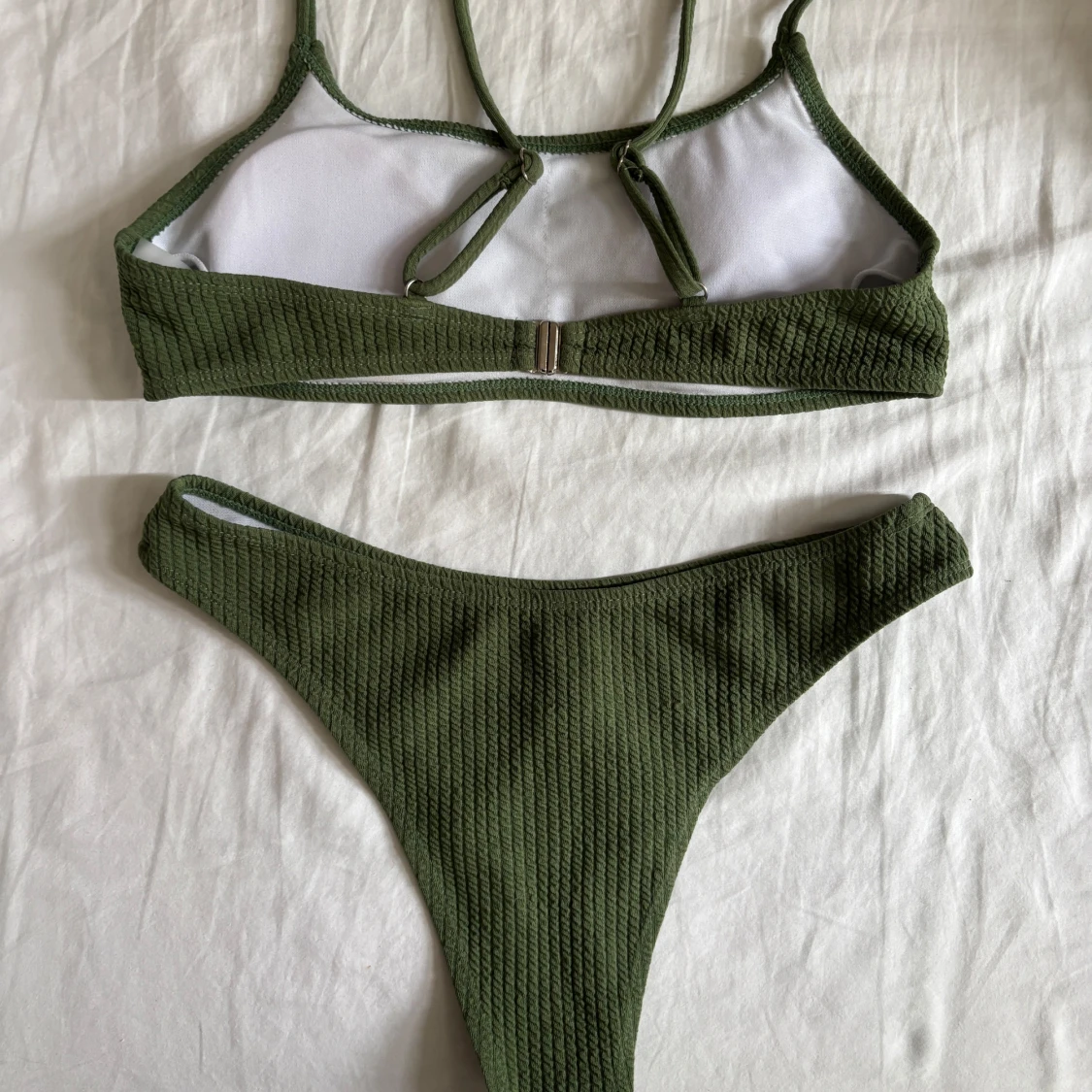 Olivgrön ribbad bikini - 1