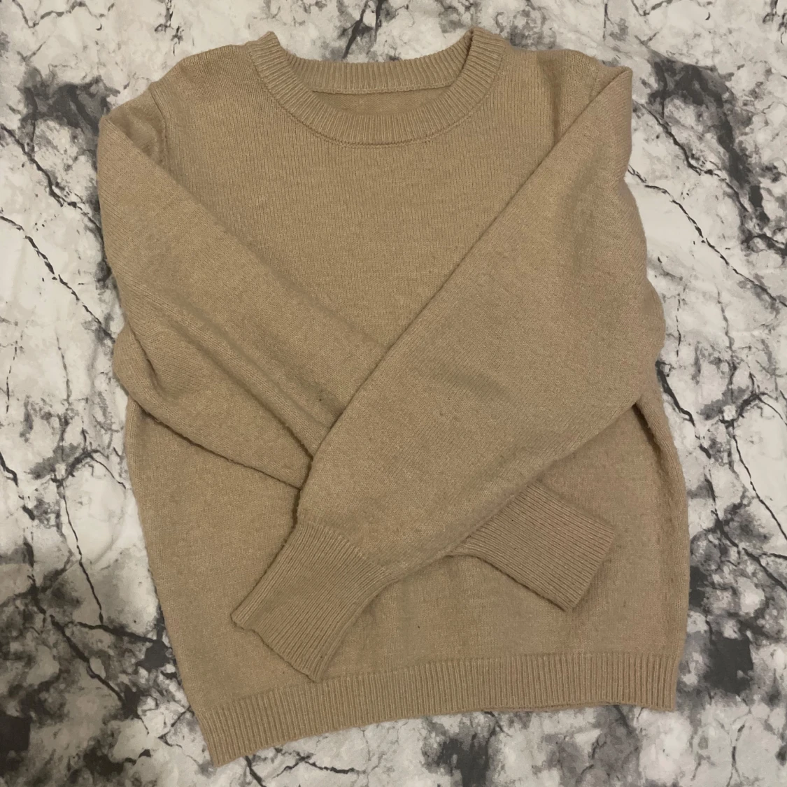Beige stickad tröja - 1