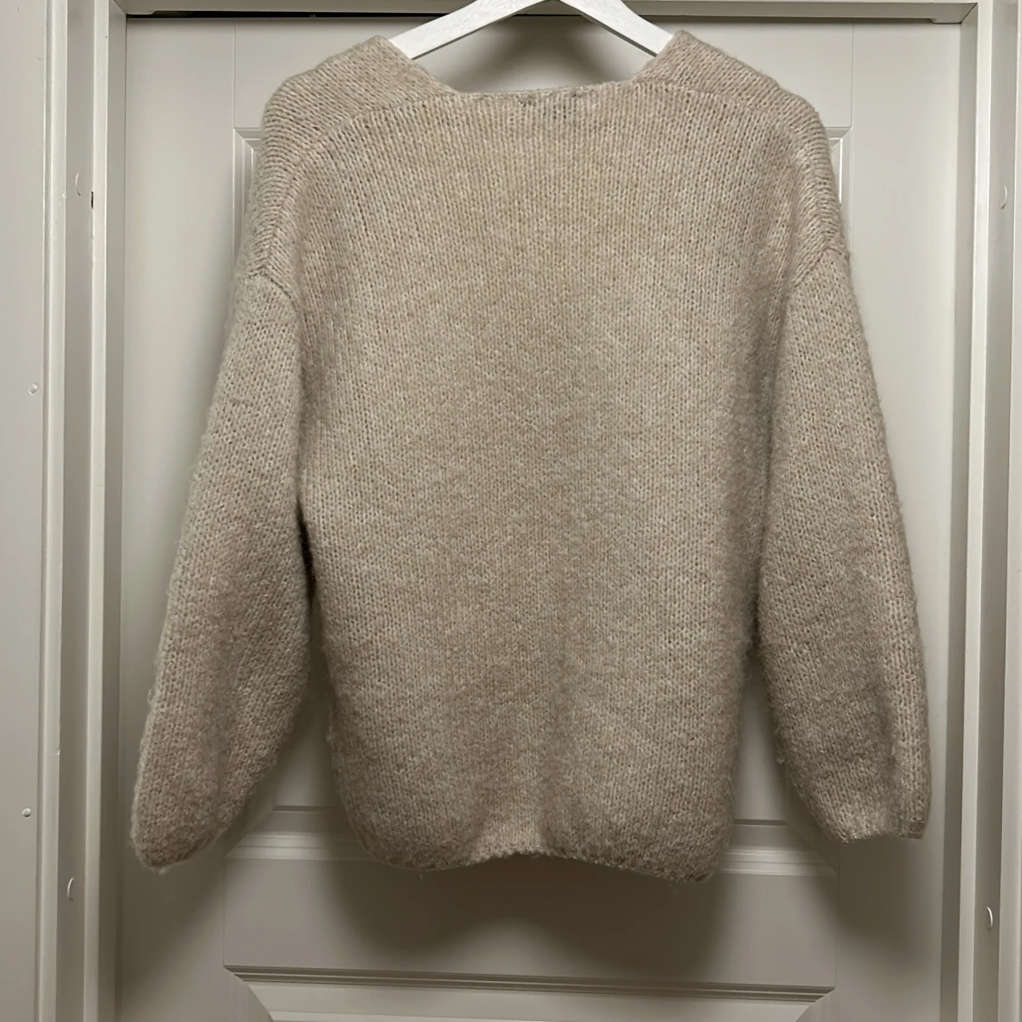 Beige stickad kofta från Lindex - 3