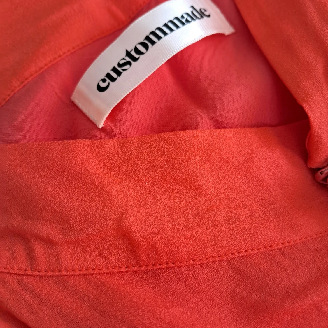 Orange kjol från Custommade i SIDEN. - 3