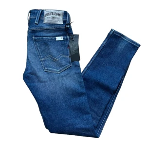 Replay Anbass - | Riktigt snygga Replay Anbass | Storlek 28/32 | Helt nya skick 10/10 | Pris i butik, ca 1700kr | Hör av er vid funderingar! |