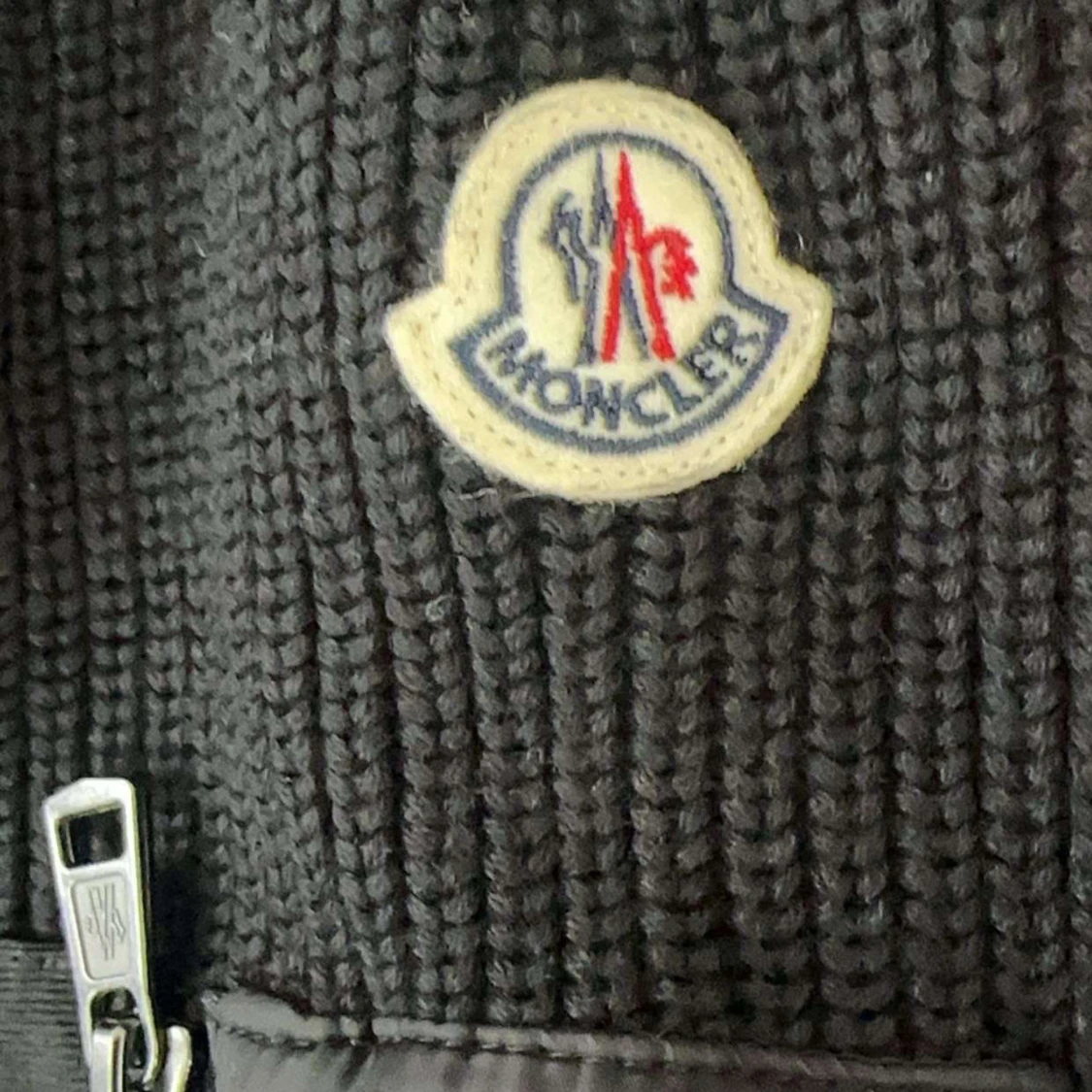 Svart dunväst från Moncler - 3