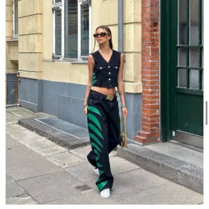 Monki x IGGY JEANS väst (limited edition!) - Helt oanvänd väst från Monki x IGGY JEANS limited edition denim capsule collection. 