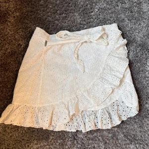 Kjol - Kjol från okänt märke (bortklippd lapp) i storlek S