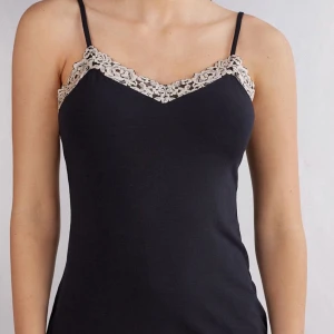 Intimissimi linne❤️ - Säljer mitt fina Intimissimi linne i svart, strlk s❤️ skriv för egna bilder 