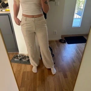 Linnebyxor - Linnebyxor från Nelly. Storlek Xs. Aningen för korta för mig som är 165