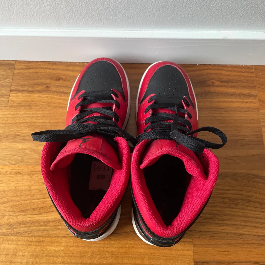 Nike Air Jordans svart/röd - 2