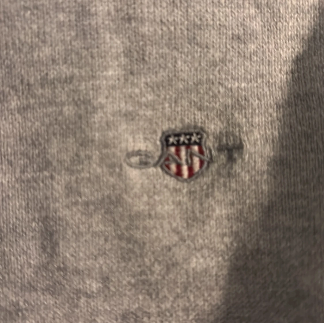 Ljusgrå tröja från GANT - 1