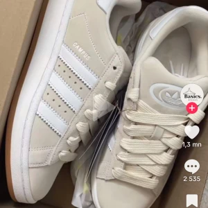 Söker adidas campus 00s i beige - Söker dessa skor i 37,5, hör av dig!