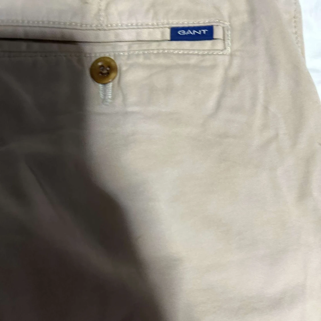 Beige chinos från GANT - 2