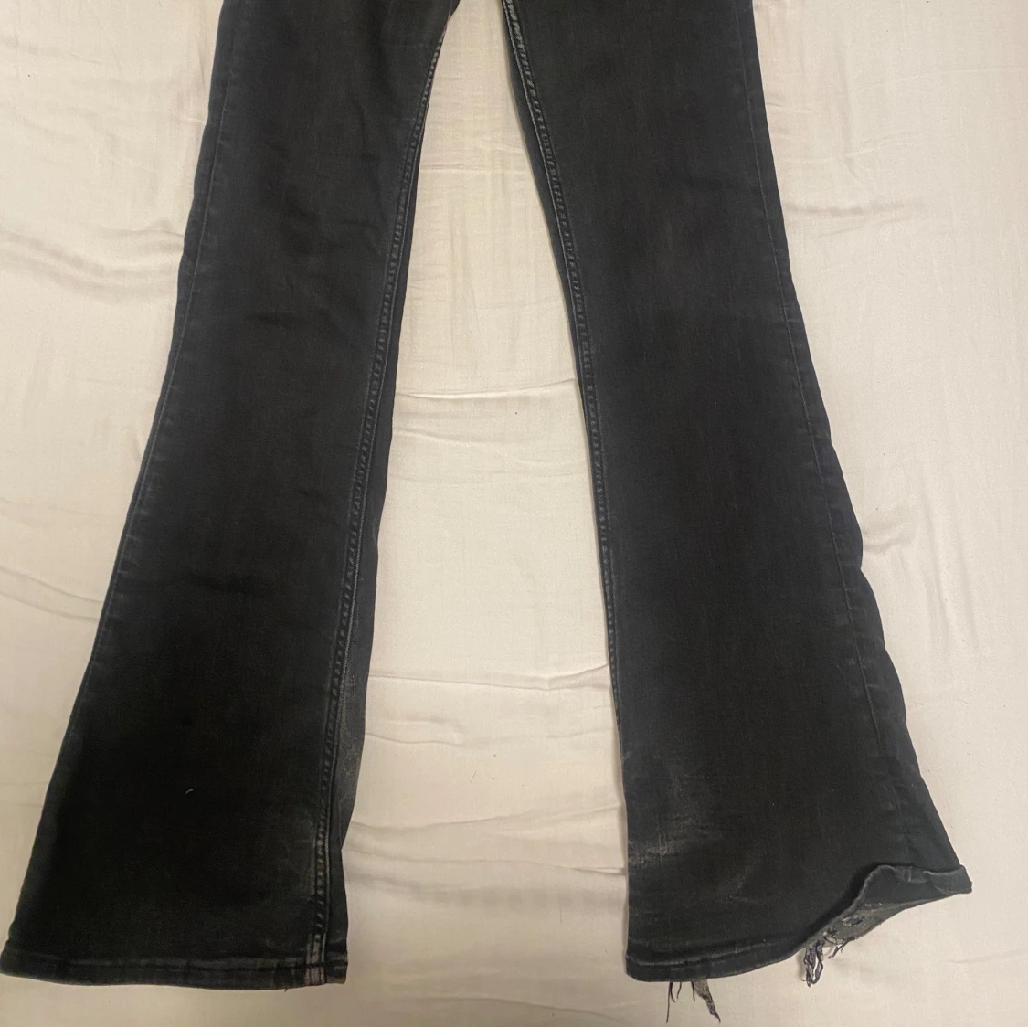 Svarta bootcut jeans - 2
