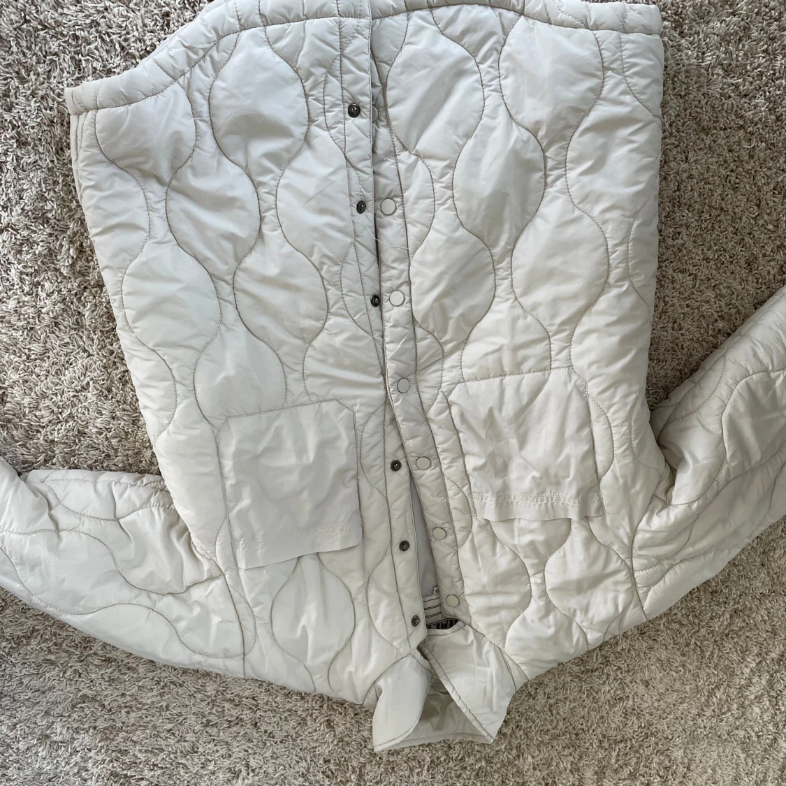 Vit quiltad jacka från Samsøe Samsøe