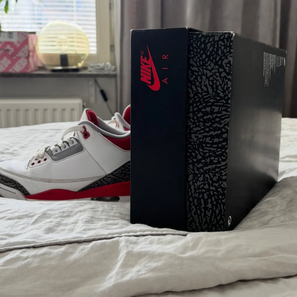 Jordan 3 carnival red - 1