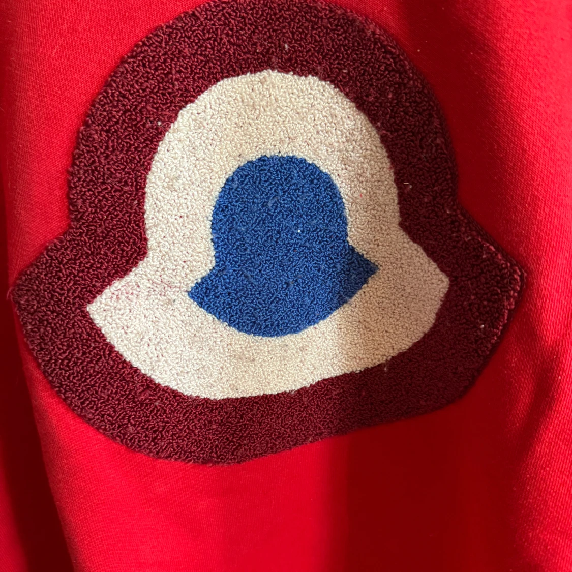 Röd tröja från Moncler - 1