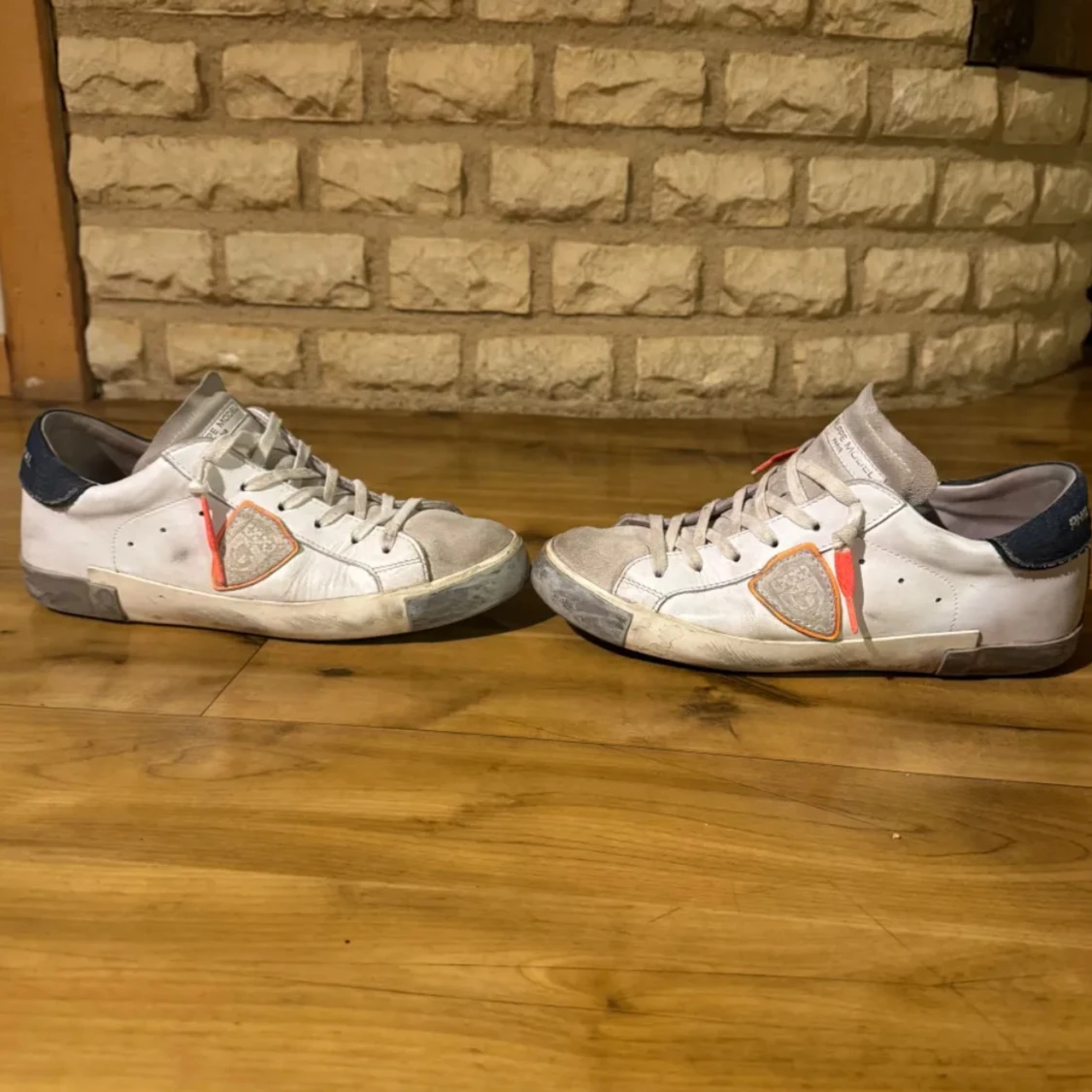 Vita sneakers från Philippe Model - 2