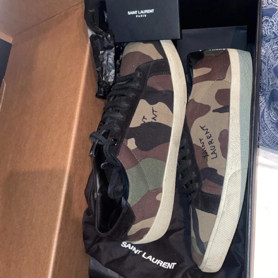 Camouflage sneakers från Saint Laurent