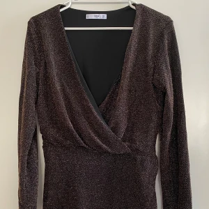 Klänning - Tveka inte med att fråga :)