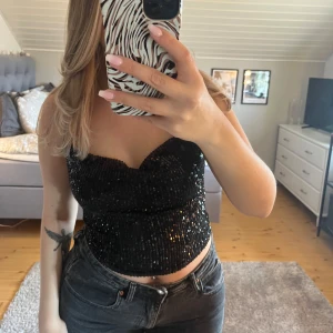 Glittrig festtopp - Jättefin festtopp som bara är använd en gång 🌸