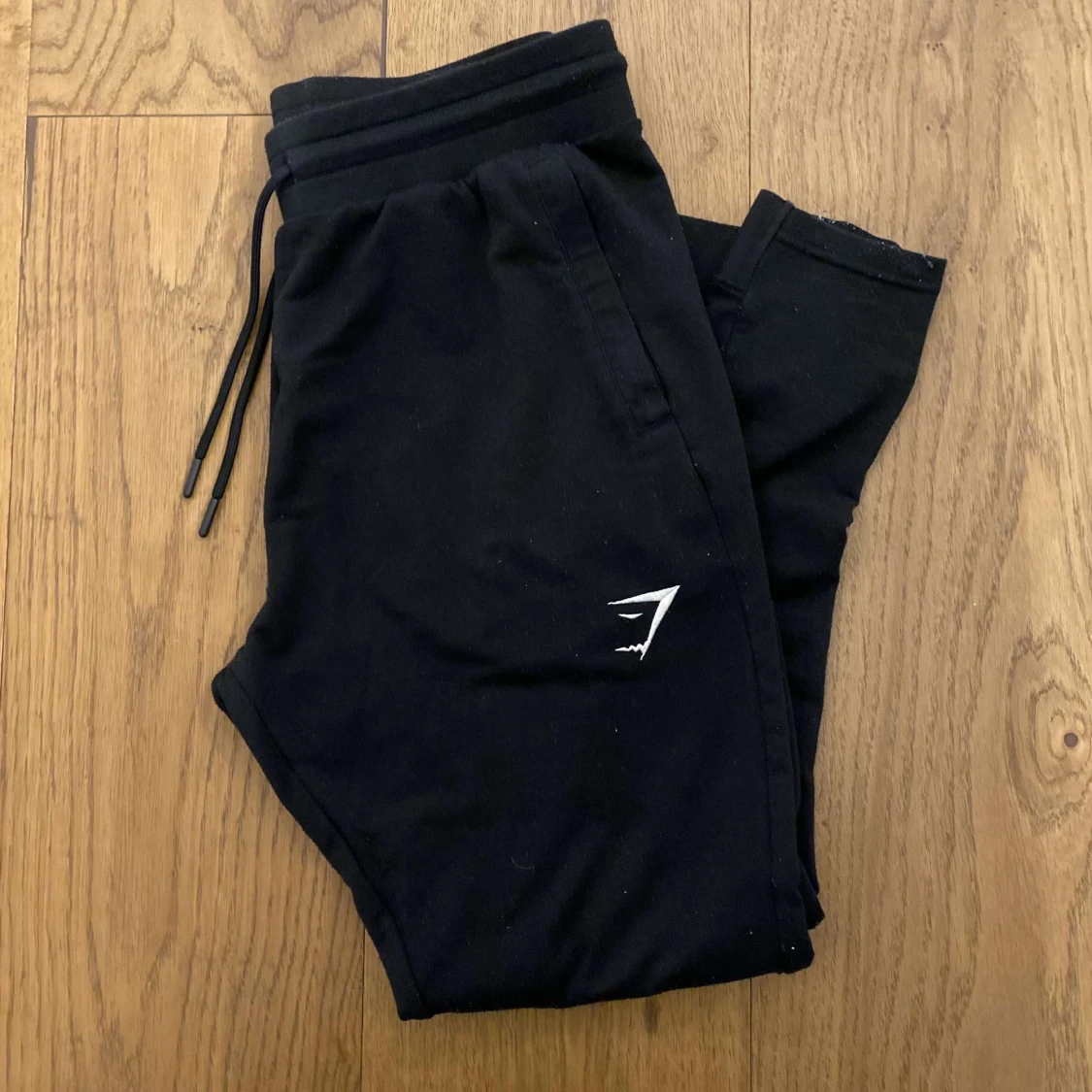 Svarta mjukisbyxor från Gymshark - 1