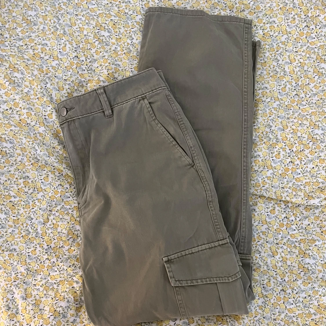 Olivgröna byxor med raka ben - 2