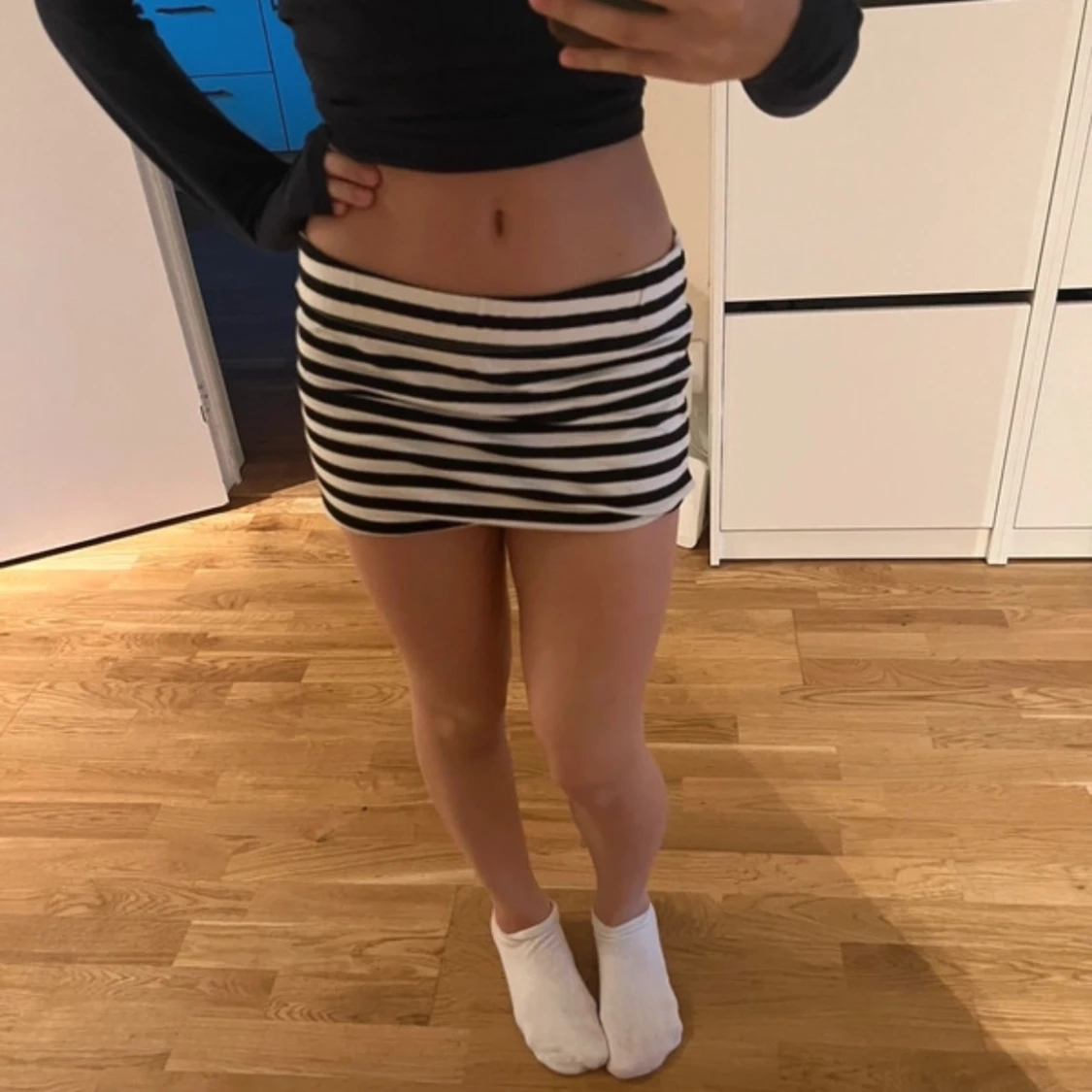 Svartvit randig minikjol