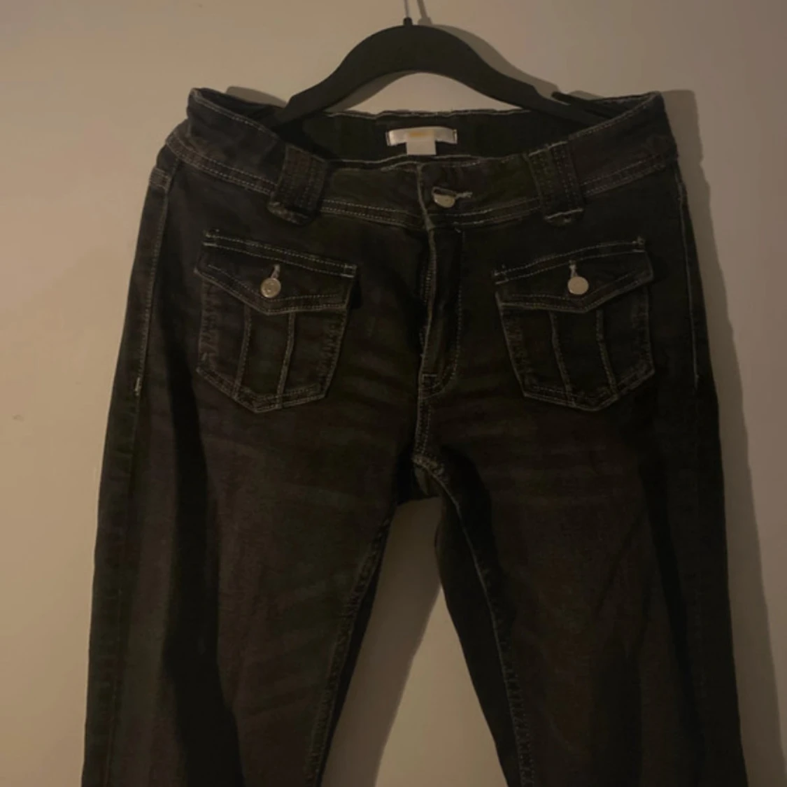 Svarta bootcut jeans från Gina Tricot - 1