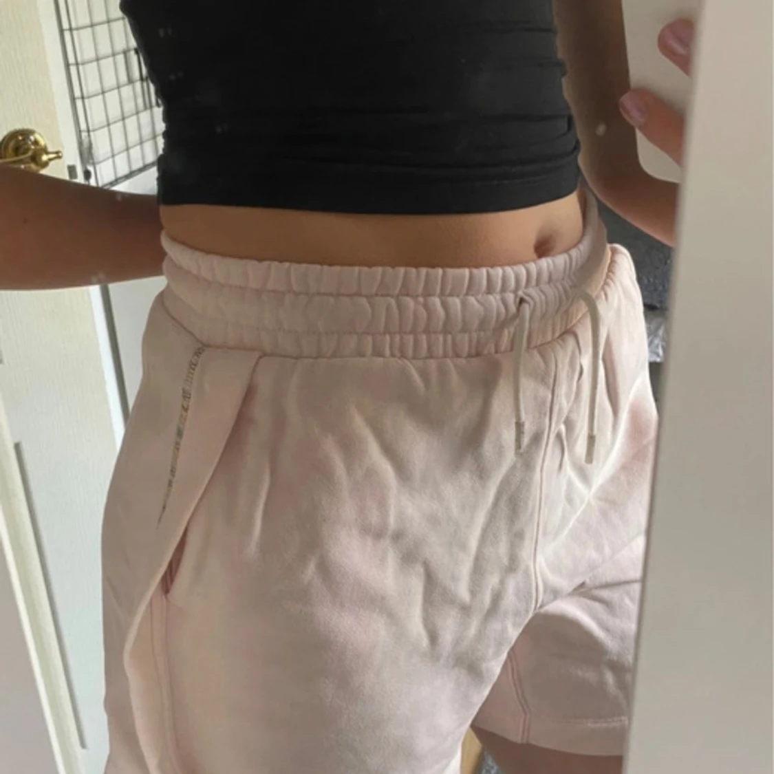 Ljusrosa mjukisshorts med dragsko - 1