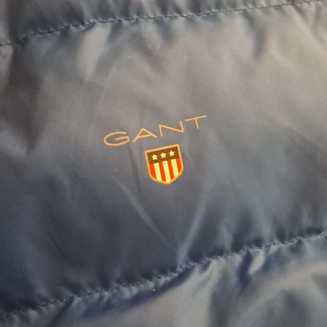 Blå dunväst från GANT - 3