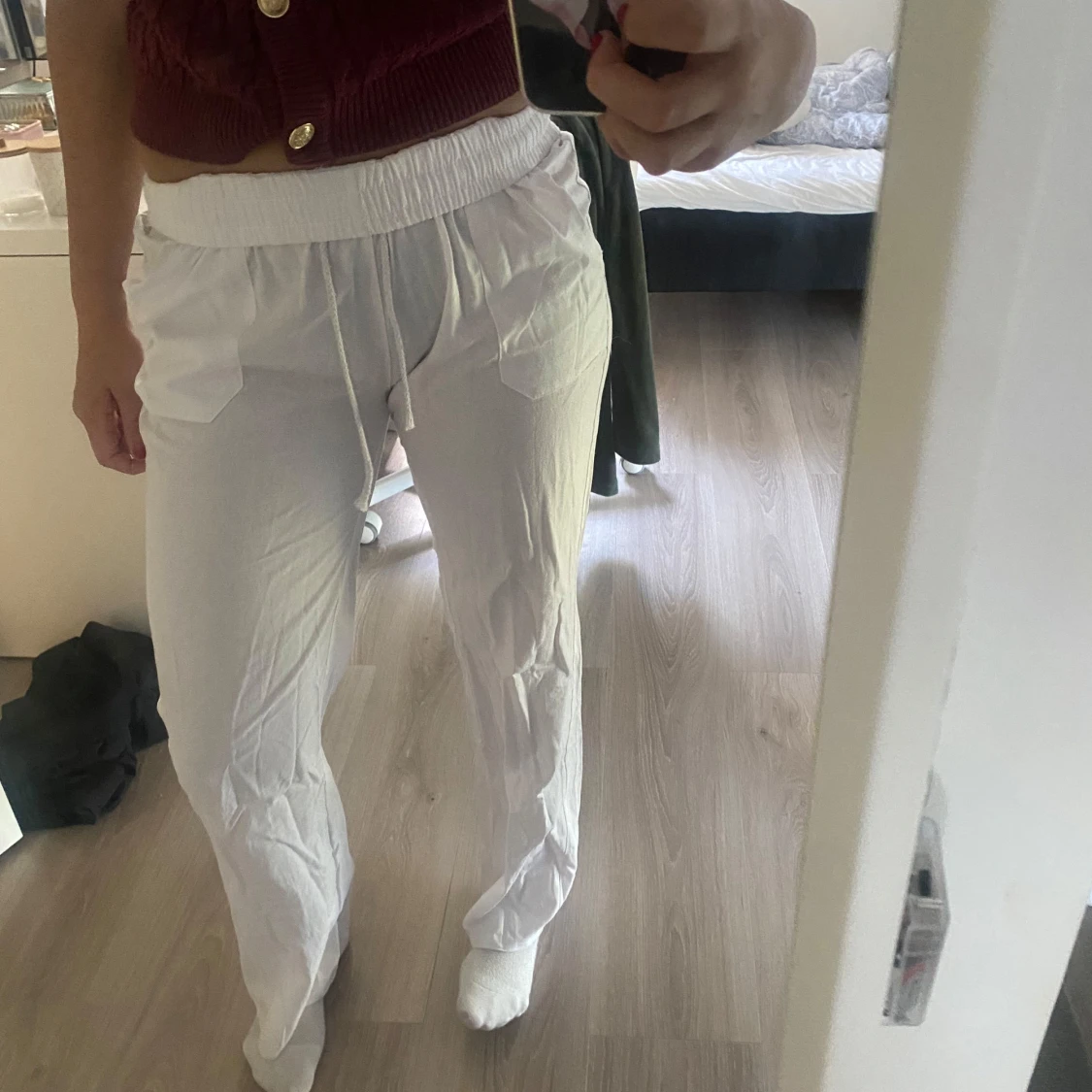 Vita linnebyxor med resår och snörning - 2