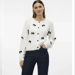 SÖKER! Cardigan Vero Moda strl Xs - Söker denna kofta från veromoda
