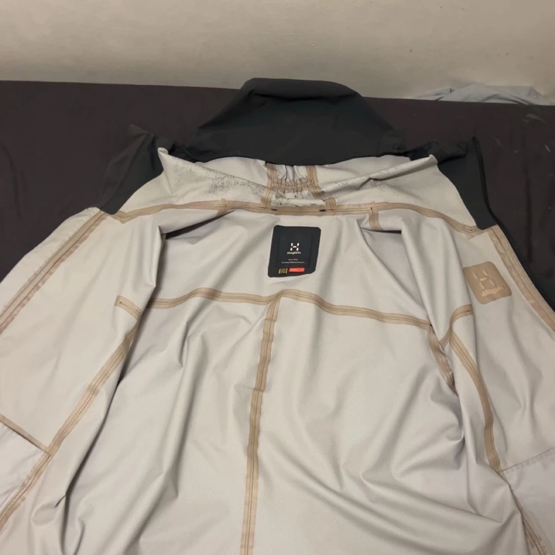 Svart vindjacka från Haglöfs - 1