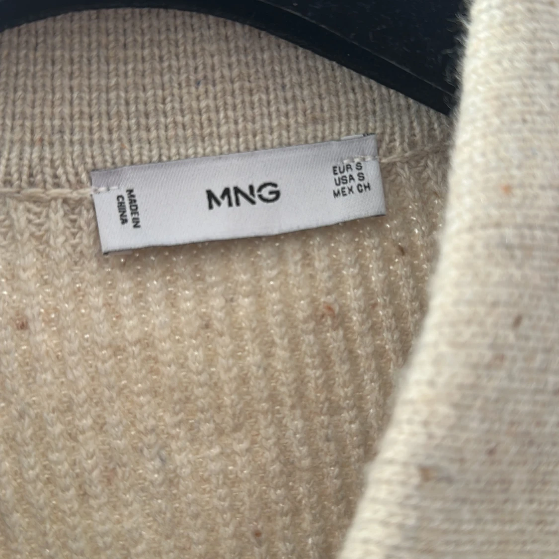 Beige stickad kofta från MNG - 1