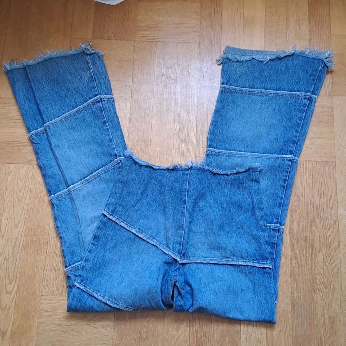 Vintage utsvängda jeans - 2