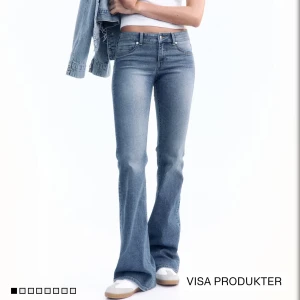 Lågmidjade jeans från hm - Snygga jeans från hm. Säljer pga de är för långa på mig💕passar storlek 36