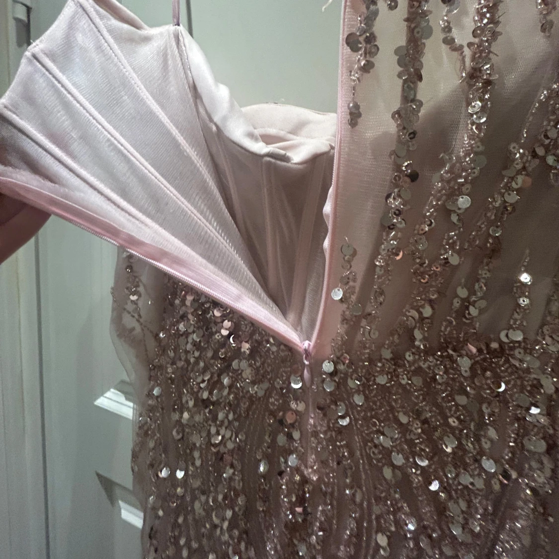 Ljusrosa glittrig långklänning - 3