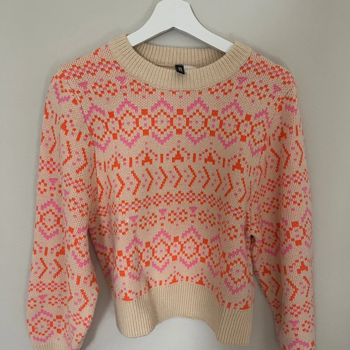 Beige mönstrad stickad tröja H&M Divided