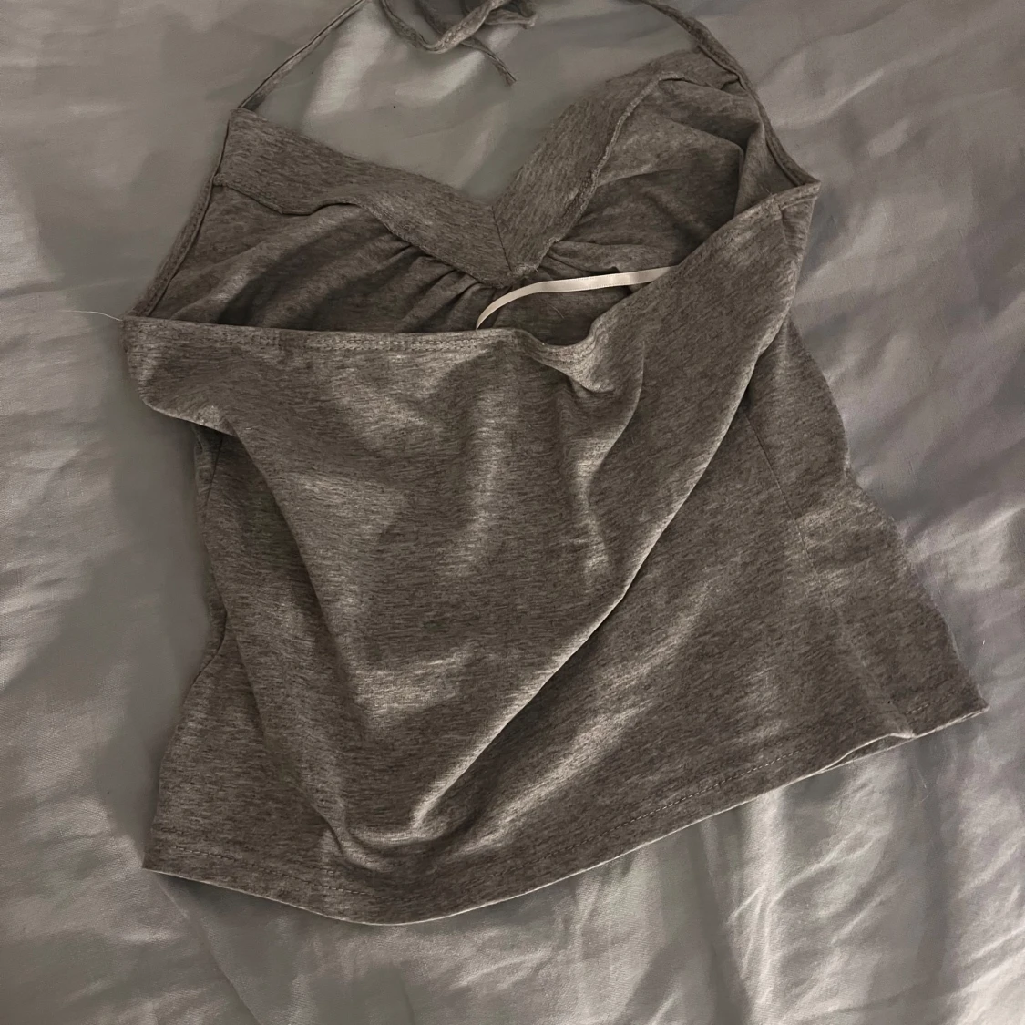 Grå croppad linnetopp med knyt - 3