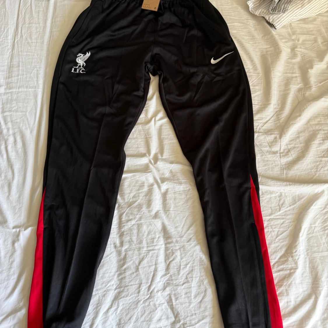 Liverpool Nike träningset svart/röd 24/25 - 2