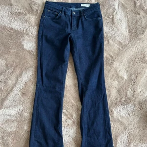 Low waist bootcut Zara - Mörkblå bootcut jeans, låga i midjan från Zara  Storlek 36 Ref: 9863/42