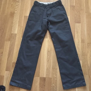 Dickies 874’s - säljer mina dickes 874’s då de inte passar mig längre 