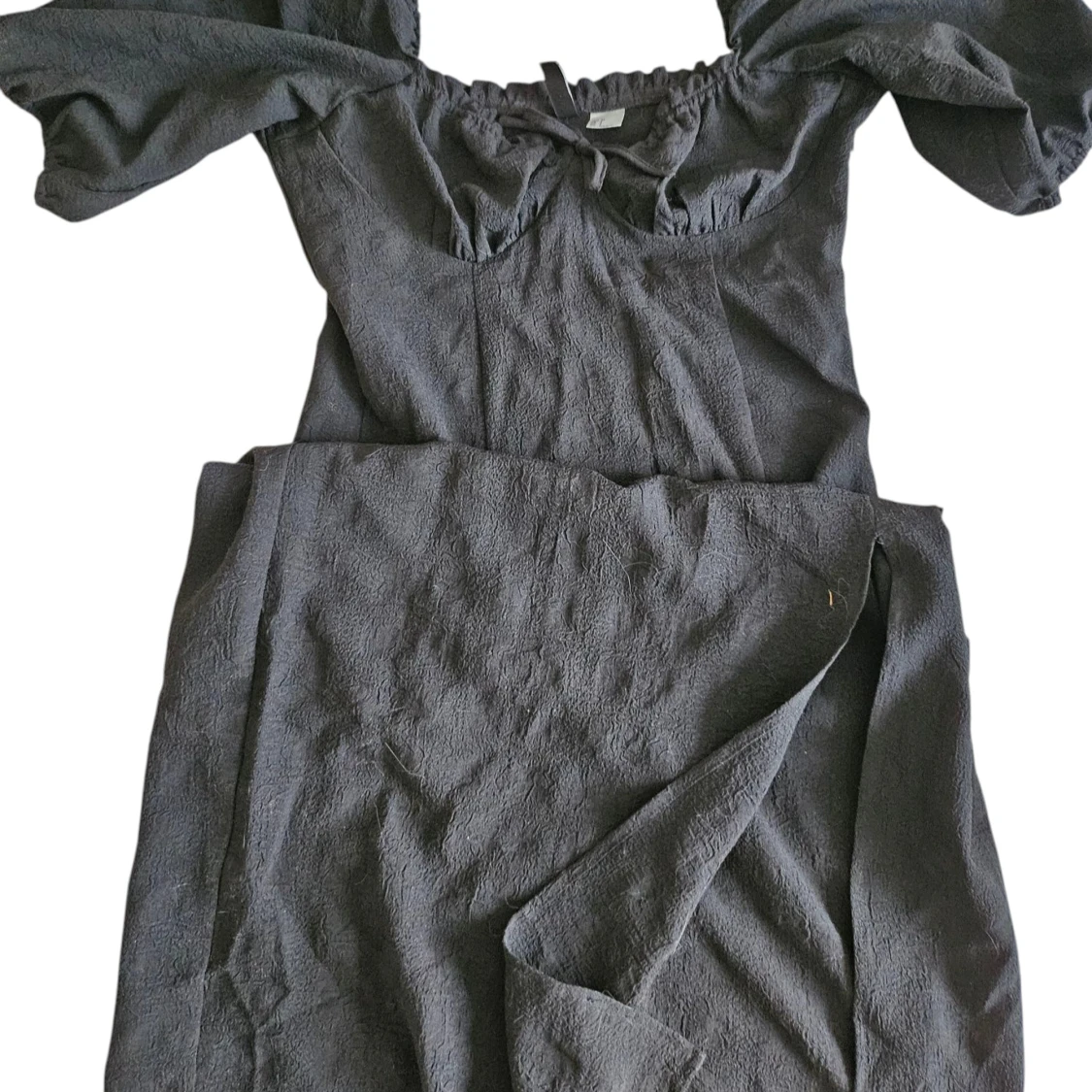 Svart maxi omlottklänning med puffärm - 1