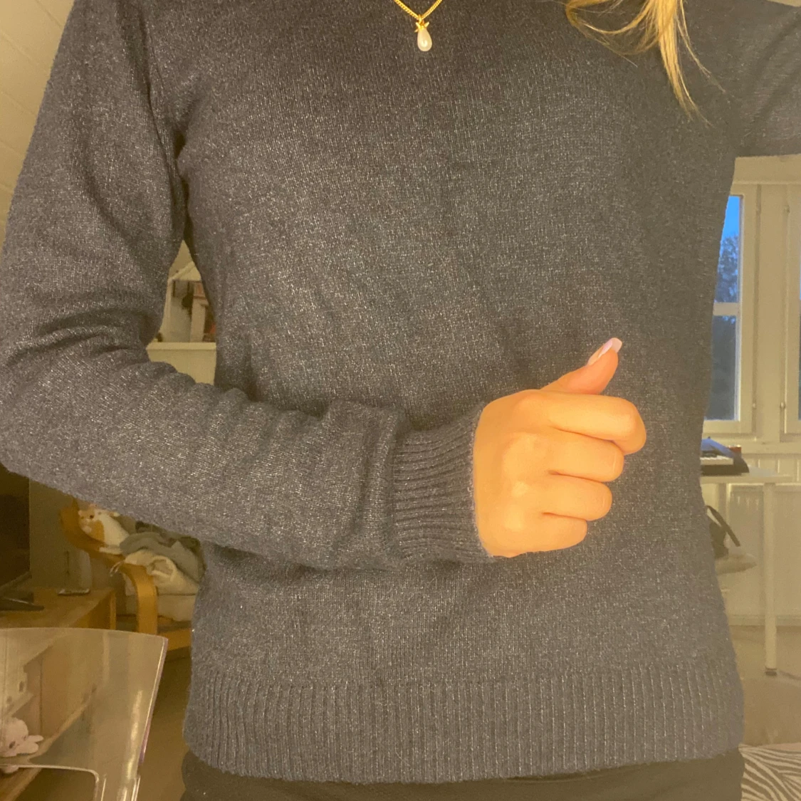 Mörkblå stickad tröja från Vila - 2