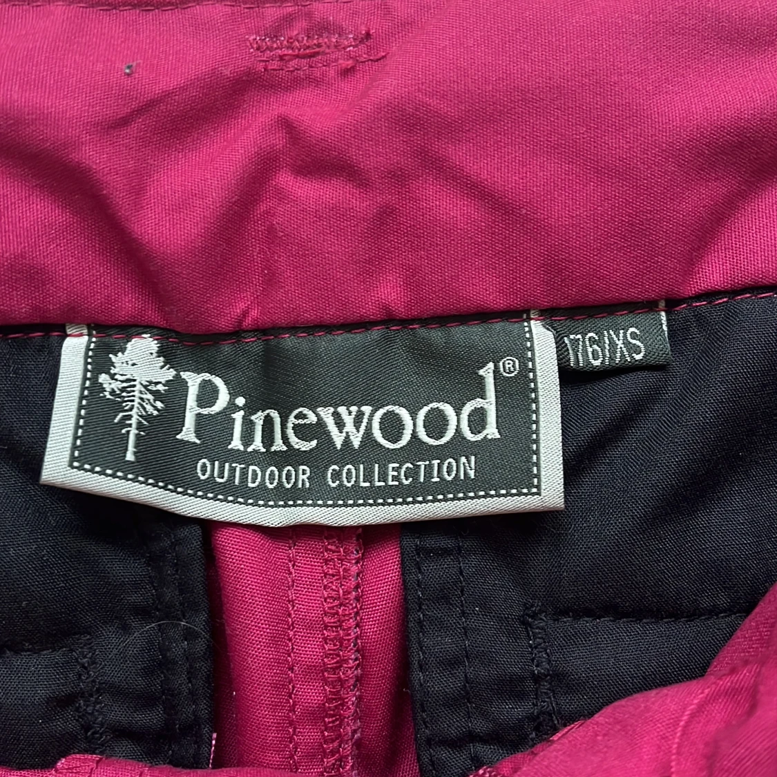 Röda outdoorbyxor från Pinewood XS - 2