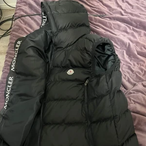 Moncler vest - Har inte använt den 