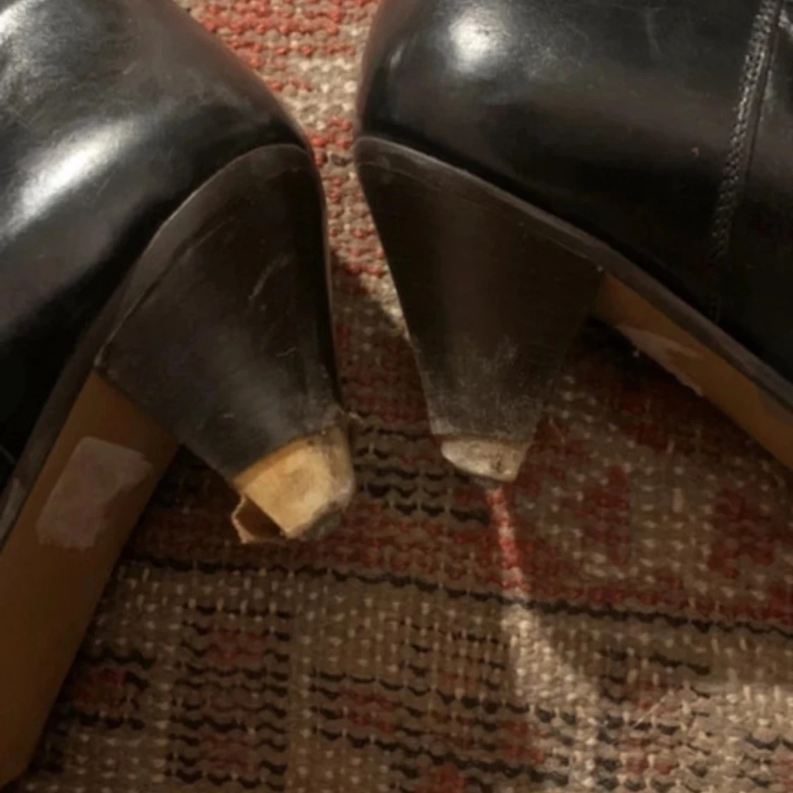 Svarta stövlar med leoparddetalj - 2