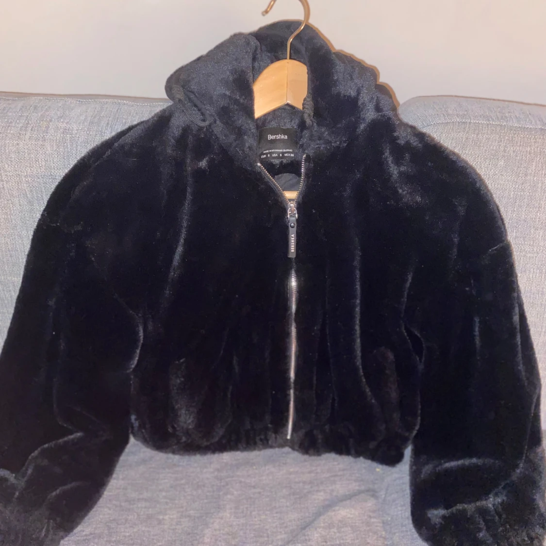 Svart päls jacka   - 2