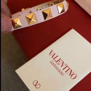 Valentino Armband - Oanvänd och fraktar samma dag